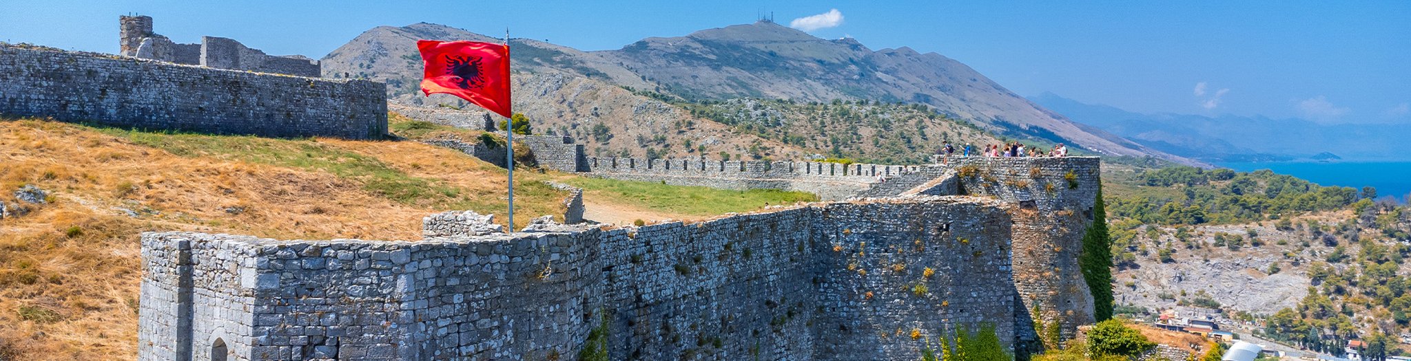 Das Bild zeigt eine historische Ruine in Albanien