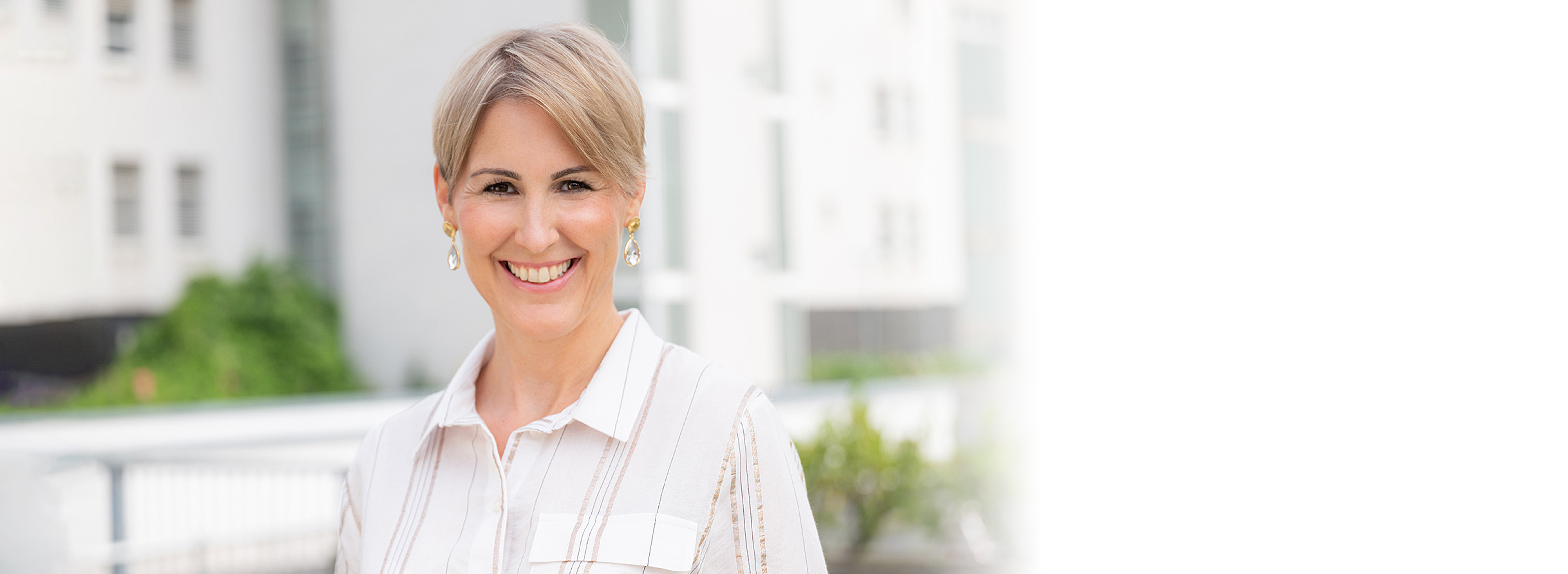 Das Bild zeigt Katja Held von der Conterganstiftung
