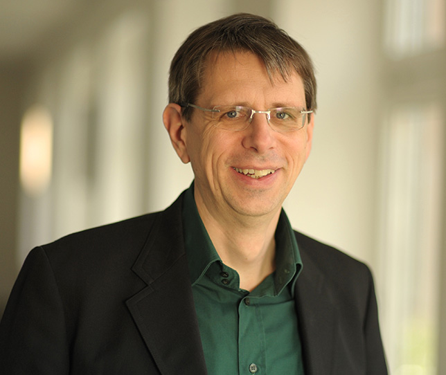 Das Foto zeigt Prof. Friedrich Dieckmann 