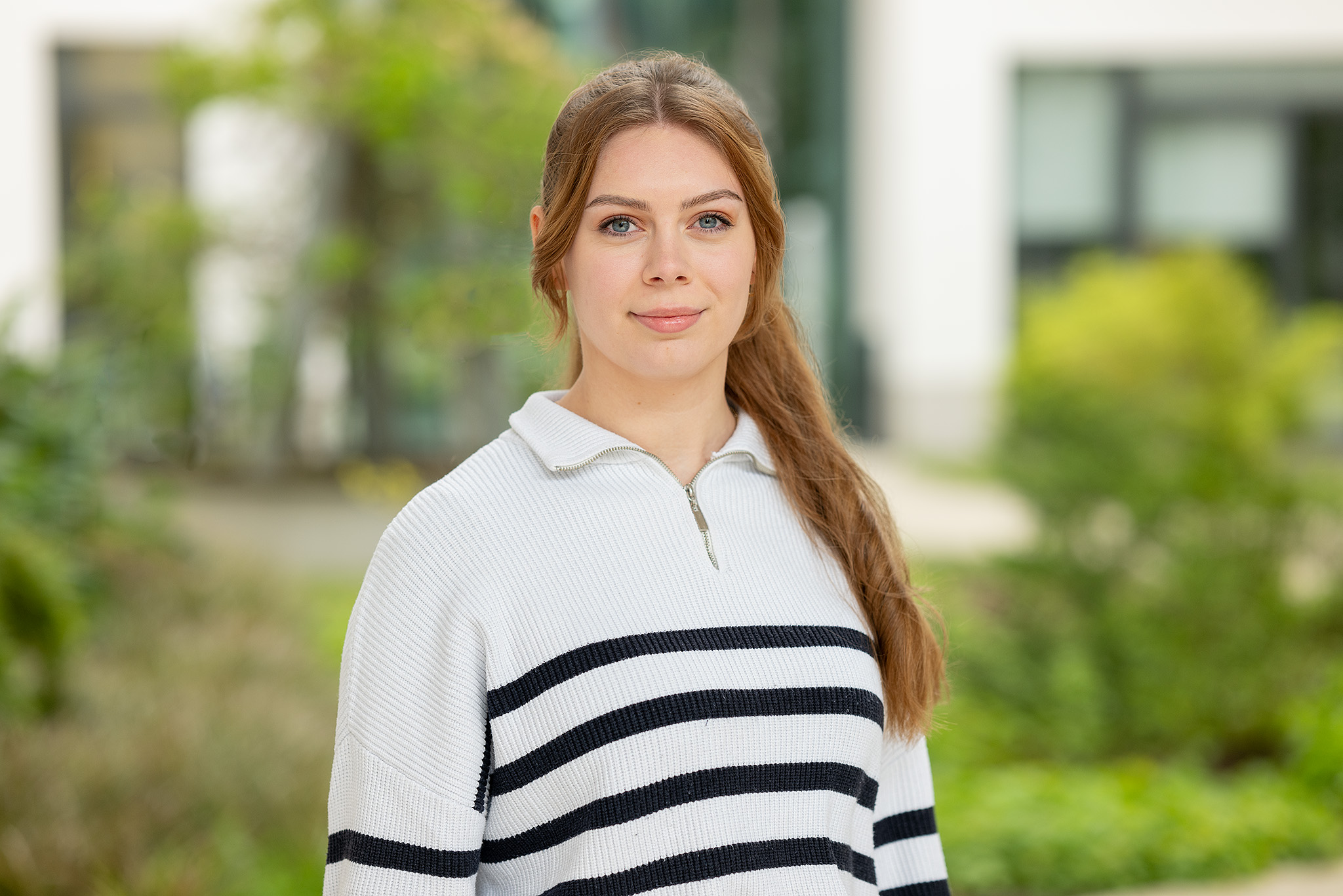 Frau Das Bild zeigt eine Frau